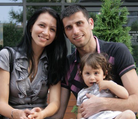 Максим Савов със семейството му