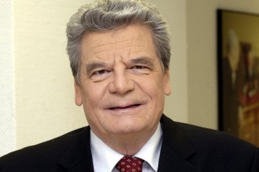 Пастор Гаук, който отвори архивите на Щази, отново е фаворит на германците за президент