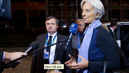 МВФ: Без пари за Гърция, докато ЕС не увеличи спасителния си фонд
