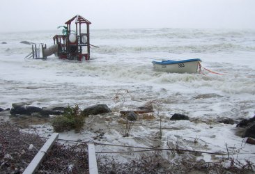 Наемателите на пострадалите от бурите плажове ще бъдат обезщетени