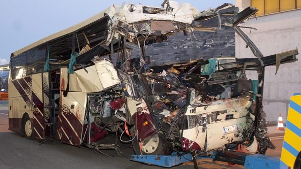 Катастрофиралият белгийски автобус. Сн. ЕРА/БГНЕС
