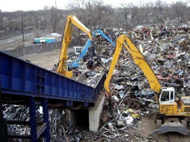 Половината българи няма да предават безвъзмездно металните си отпадъци