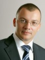 Румънската прокуратура издирва депутат за измами с недвижими имоти