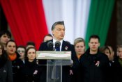 Митинги "за" и "против" Орбан в чест на националния празник на Унгария