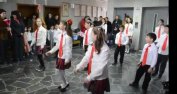 Клип с танцуващи чалга деца взриви мрежата
