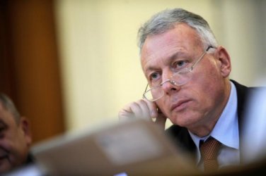 Румънски министър подаде оставка заради купен "тайно" апартамент