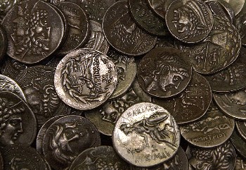 Над  800 стари монети са открити на ГКПП “Калотина”