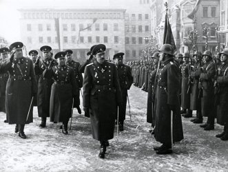 Цар Борис Трети приема военен парад на Богоявление през 40-те години. Сн. Изгубената България
