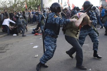 В Русия протестът без разрешение стана "по-скъп" от кражбата на кола