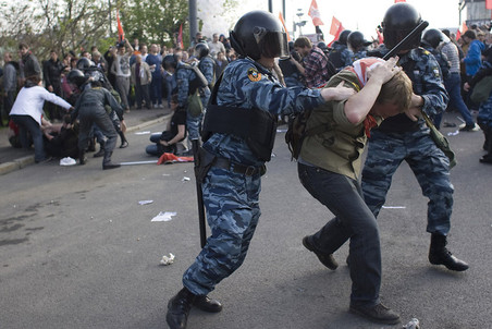 В Русия протестът без разрешение стана "по-скъп" от кражбата на кола