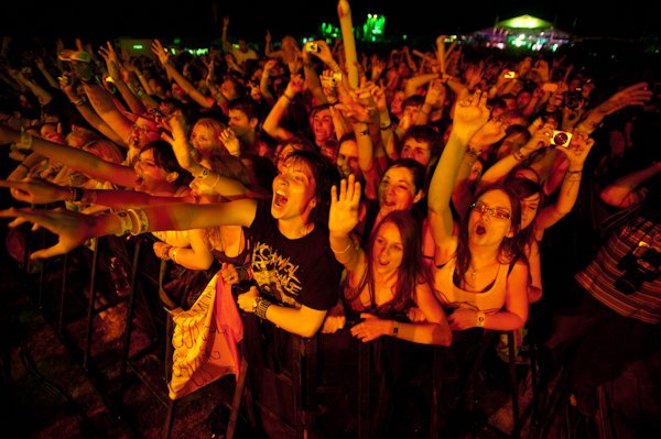 Правителството бори младежката безработица с рок фестивал