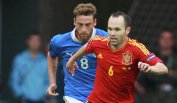 Испанският треньор защити решението си да започне без нападател срещу Италия