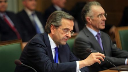 Премиерът Андонис Самарас и отказалият се поста финансов министър Василис Рапанос