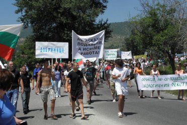 Протестиращите срещу еколозите защитници на ски строежите, сн. БГНЕС
