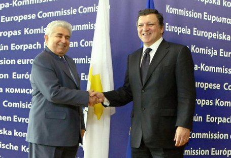 Президентът на Кипър Димитрис Христофиас и председателят на ЕК Хосе Мануел Барозу