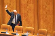 Парламентът в Букурещ обсъжда искането за отстраняване на президента