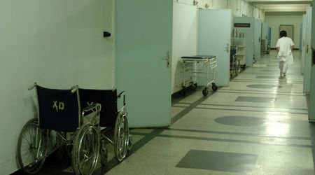Болници са в невъзможност да вдигнат минималните заплати