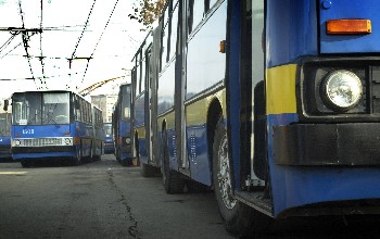 Девет от десет автобуса в градския транспорт на София са без климатици