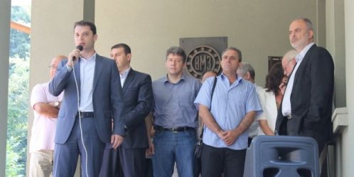Министрите разясниха на работниците бъдещето на ВМЗ-Сопот
