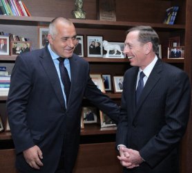 Министър-председателят Бойко Борисов се срещна с директора на Централното разузнавателно управление на САЩ Дейвид Петреас. Снимка: МС