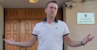 Руският опозиционер Алексей Навални е обвинен в присвояване на средства