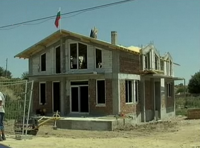 Първите 10 нови къщи в село Бисер са готови