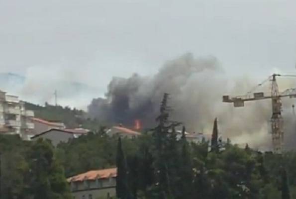 Пожари в северна Хърватия, буря и дъжд на юг по адриатическото крайбрежие