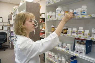 Фармацевти ще атакуват намалението на надценките си в съда