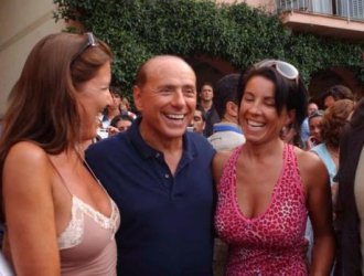Берлускони тръгва на круиз, който проправял пътя към завръщането  му в политиката