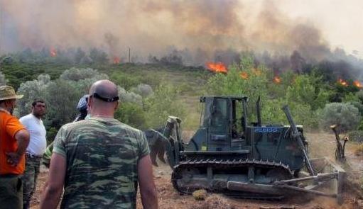Трети ден горят хиляди декари на остров Хиос