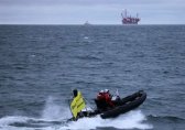 Грийнпийс превзе платформа на "Газпром" в Арктика