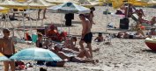 Топлото време върна спасителите на плажа в Бургас