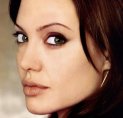 Турци на опашка, за да дарят част от черния си дроб на Анджелина Джоли