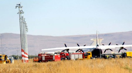 Летящ за Сирия арменски самолет бе приземен в Турция, проверен и освободен