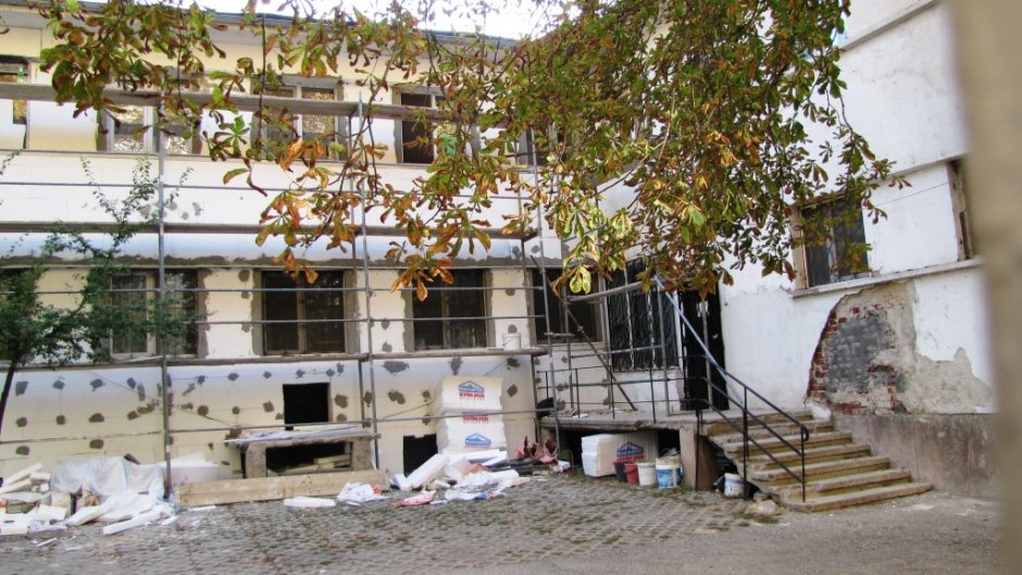 Родители роптаят от ремонтите в 16 ясли в София през учебно време