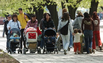 КНСБ предлага дефицит до 1.7% за по-високи  пенсии и майчински