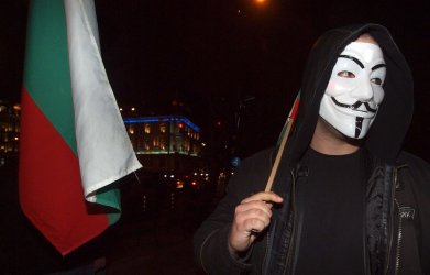 Снимка от протеста на Anonimous във Варна, Сн: БГНЕС