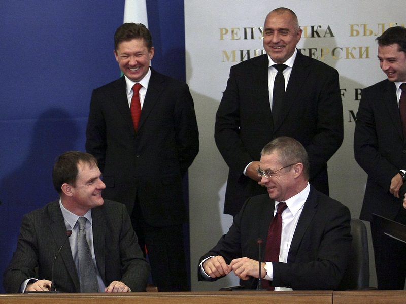 Милер, Борисов и Добрев (правите) са доволни от подписването на новия газов договор между Гогов и Медведев, сн. БГНЕС