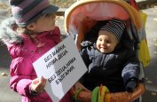 Майки отново протестираха за по-високи обезщетения и надбавки