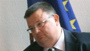 Цацаров призна за участието на жена си в симулативна сделка с имот