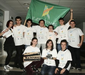 Младежите от българския отбор по роботика