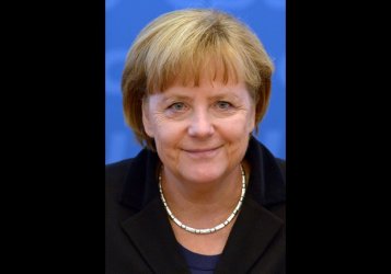 Ангела Меркел: от бивша източногерманска "хлапачка" до "царица" на Европа