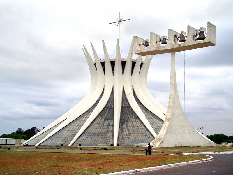 Катедралата в град Бразилия. Архитект Оскар Нимайер