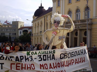 През 2010 г. в страната имаше поредица от протести срещу законови поправки за използването на ГМО