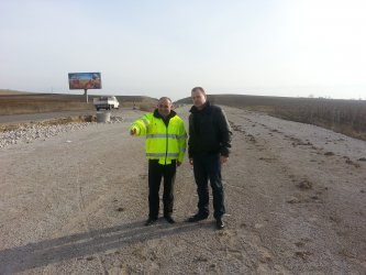 Шефът на пътната агенция Лазар Лазаров проверява строителството на "Марица"
