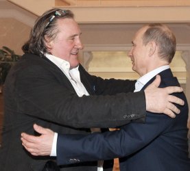 Жерар Депардийо разкритикува руската опозиция и възхвали президента Путин