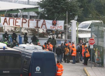 Полицейски щурм слага край на стачката в метрото в Атина