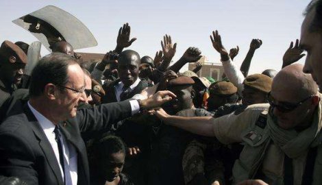 Войната в Мали: Дълъг път предстои за героя на деня Оланд