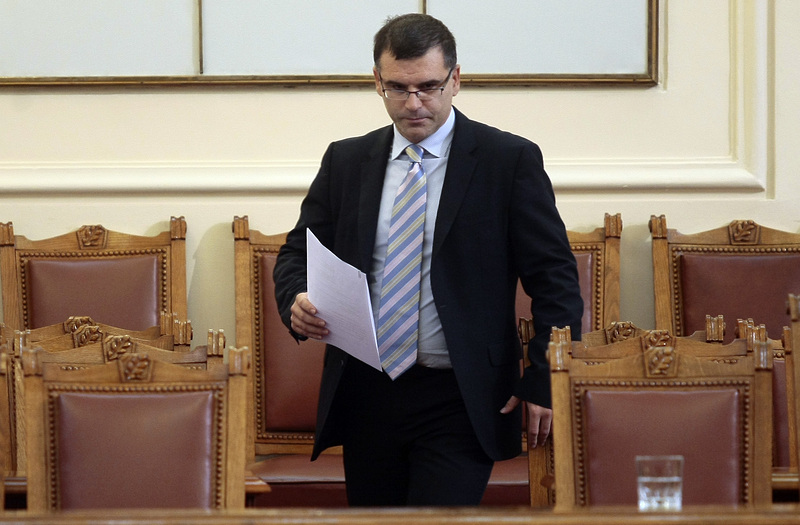 Симеон Дянков по време на парламентарния контрол. Сн. БГНЕС