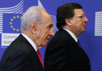 Шимон Перес и Жозе Барозу. Сн. ЕПА/БГНЕС